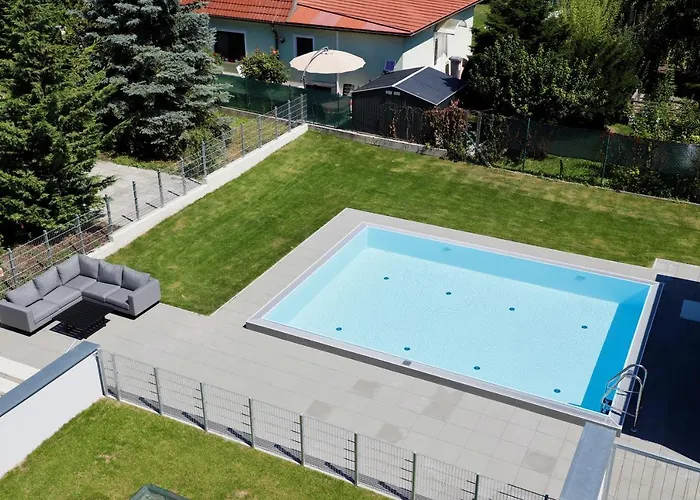 Rooftop Terrace, Free Garage Parking And Pool! *