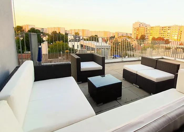 Rooftop Terrace, Free Garage Parking And Pool! Apartman Bécs