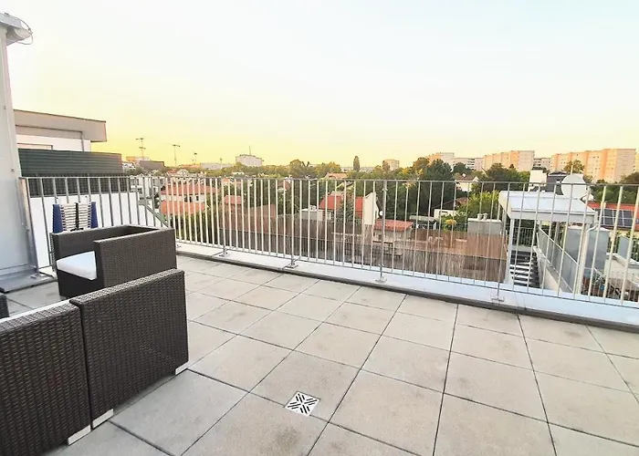 Rooftop Terrace, Free Garage Parking And Pool! Apartman Bécs
